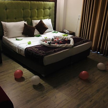 Vendol Maliga Edge Hotel Kandy Buitenkant foto