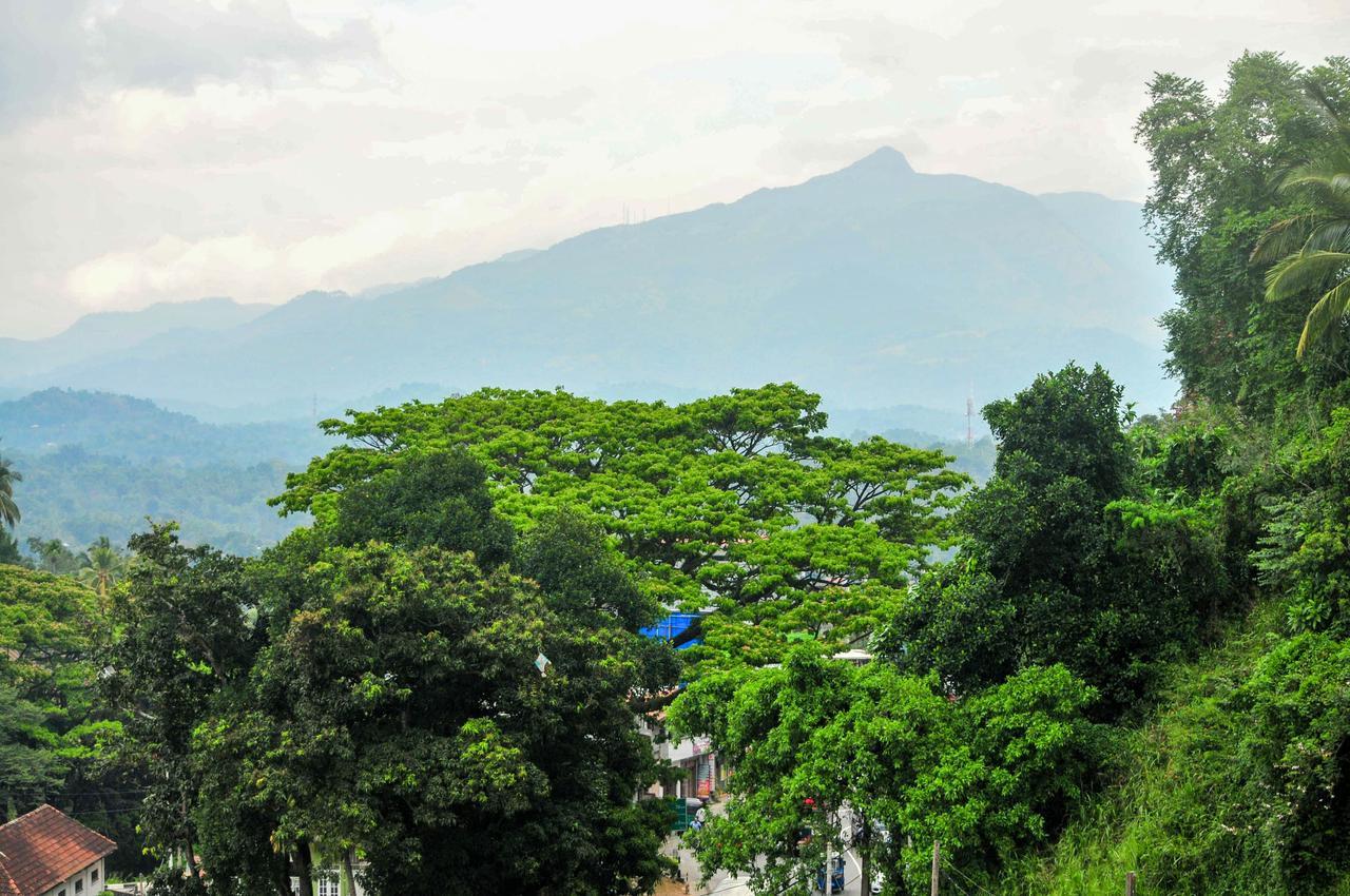 Vendol Maliga Edge Hotel Kandy Buitenkant foto