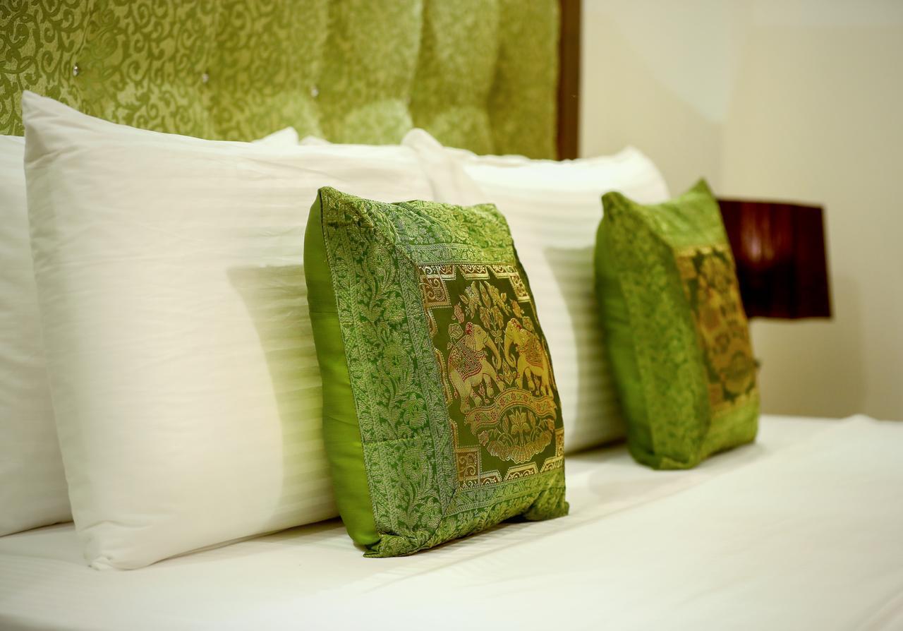 Vendol Maliga Edge Hotel Kandy Buitenkant foto