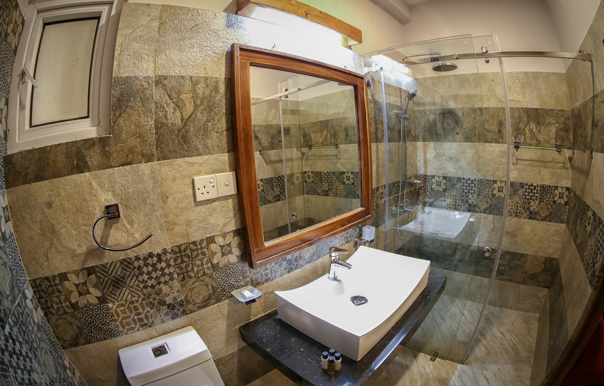 Vendol Maliga Edge Hotel Kandy Buitenkant foto